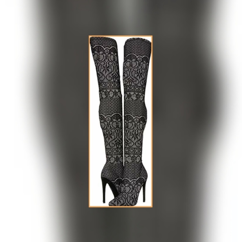 NWT Sexy Tiffy Over-The-Knee Heeled Boots.
Size.8